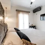 Mythodea Luxury Villa Ι Sunset Horizon&Jacuzzi Naxos City