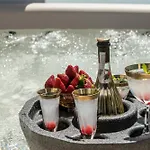 Mythodea Luxury Villa Ι Sunset Horizon&Jacuzzi Naxos City