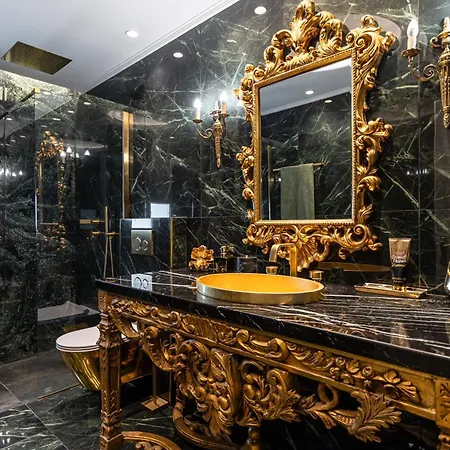 Mythodea Luxury *